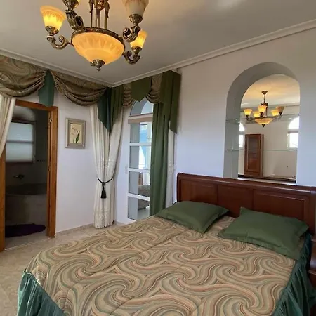 Villa Encantadora Con Piscina En Playa Flamenca
