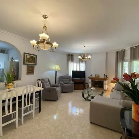 Villa Encantadora Con Piscina En Playa Flamenca Alicante